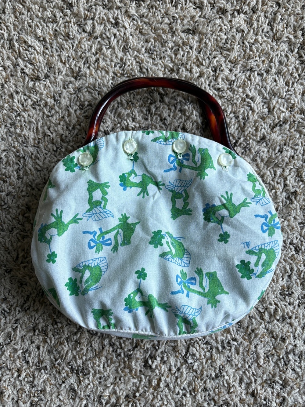Vintage Bermuda Bag with Lucite Handle and Reversible Cloth Cover - Picture 4 of 10